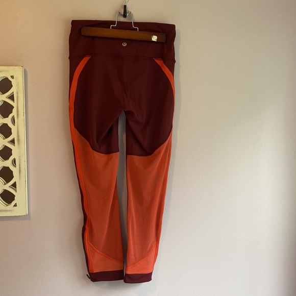 Lululemon reflective mesh running crops size 6 - Picture 4 of 7